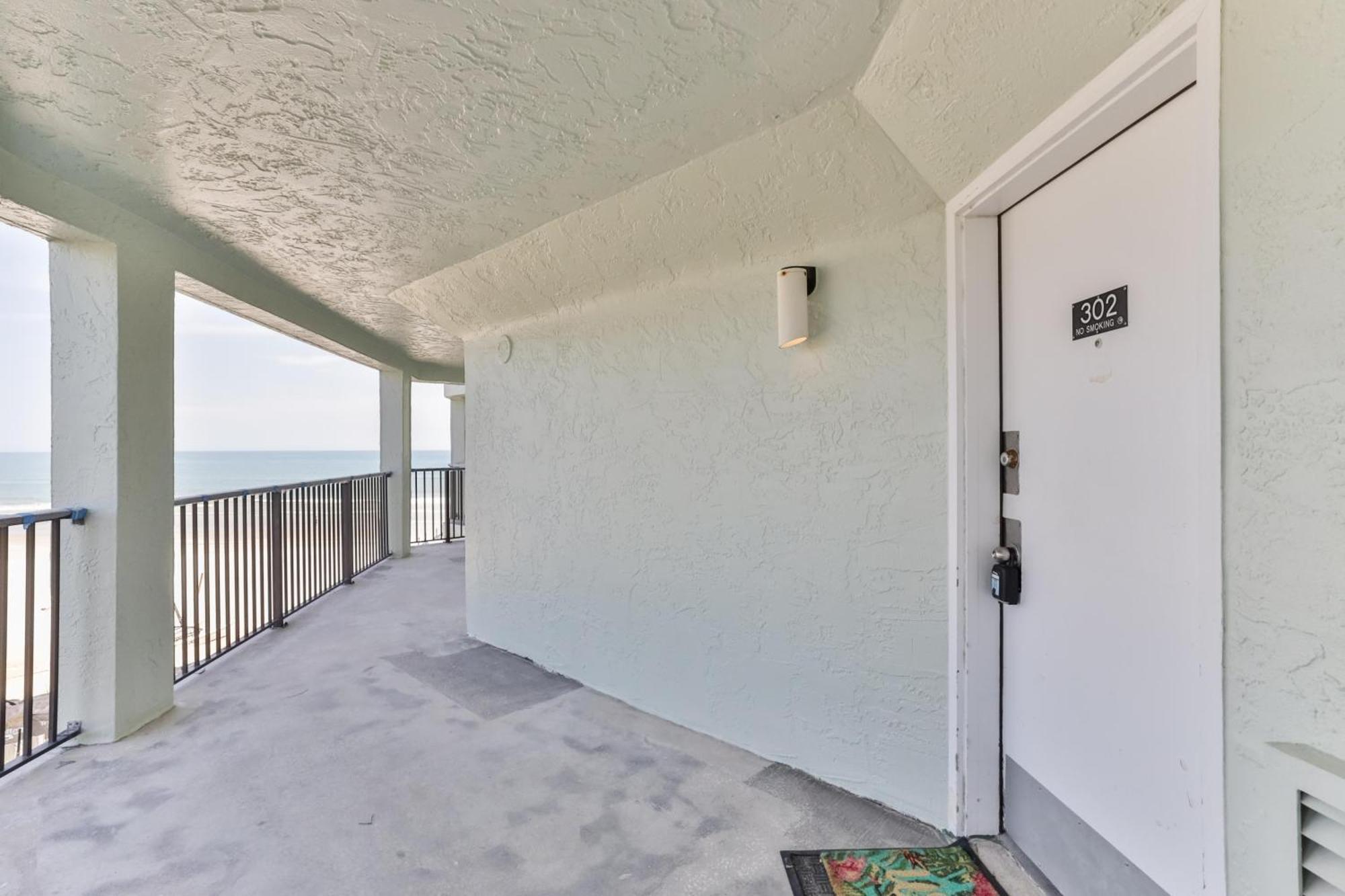 1 Bedroom -1 Bath With Ocean Views At Ocean Trillium 302 New Smyrna Beach Exterior photo