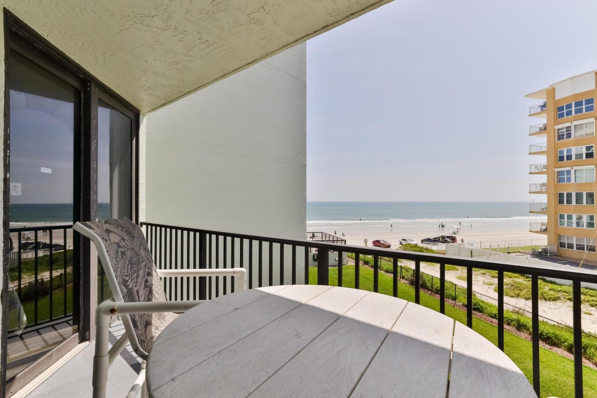 1 Bedroom -1 Bath With Ocean Views At Ocean Trillium 302 New Smyrna Beach Exterior photo